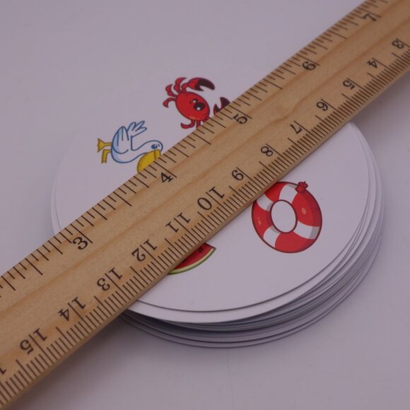 McDonald's 2025 Spot It! Plage Game with Box - Picture 7 of 16